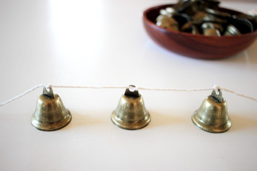 Brass Bell garland tutorial. Very simple but beautiful. 