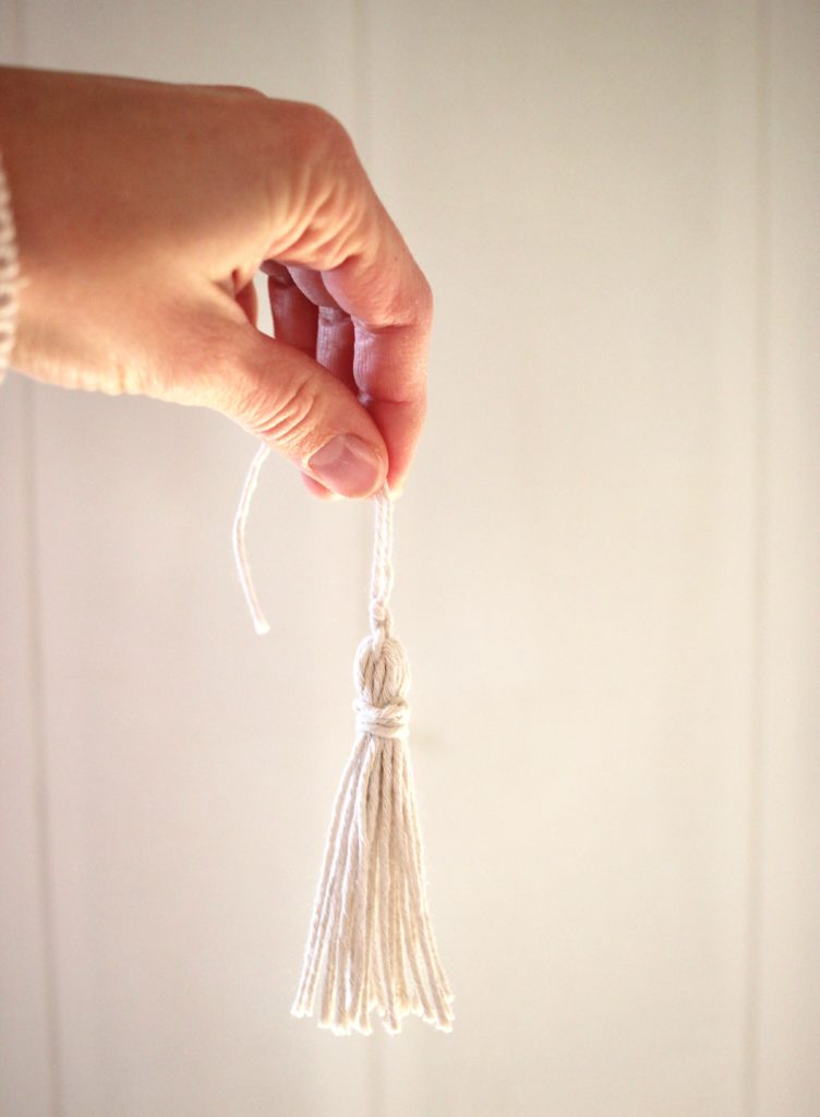 Tassel tutorial. Step by step instructions with pictures. Finished product.